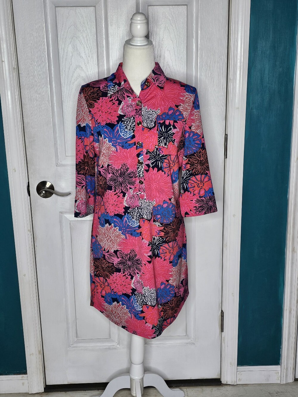 Tracy Negoshian Vibrant Pink Floral Button-Up Tunic Dress